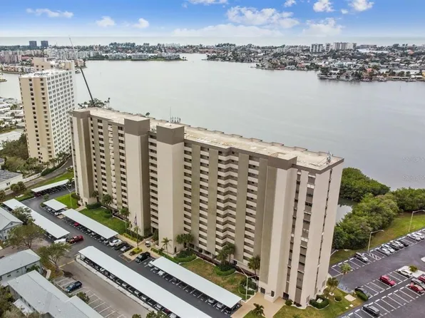 7050 Sunset Dr S APT 401, South Pasadena, FL 33707