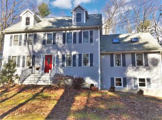 2 Hardwood Dr, North Billerica, MA 01862
