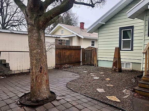 3rd image of 341 N Division St