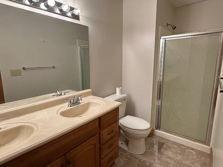 2408 Mill Pond Dr — Photo 9