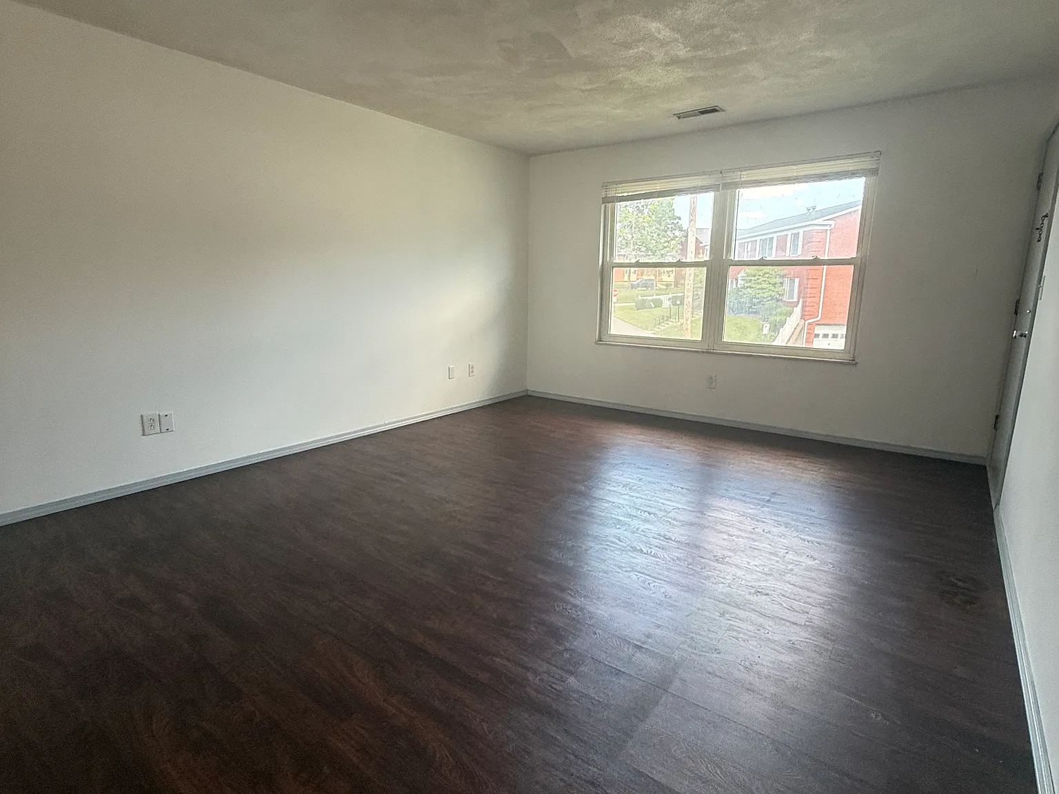 2 bed, 1000 sqft, $1,000 — Photo 2