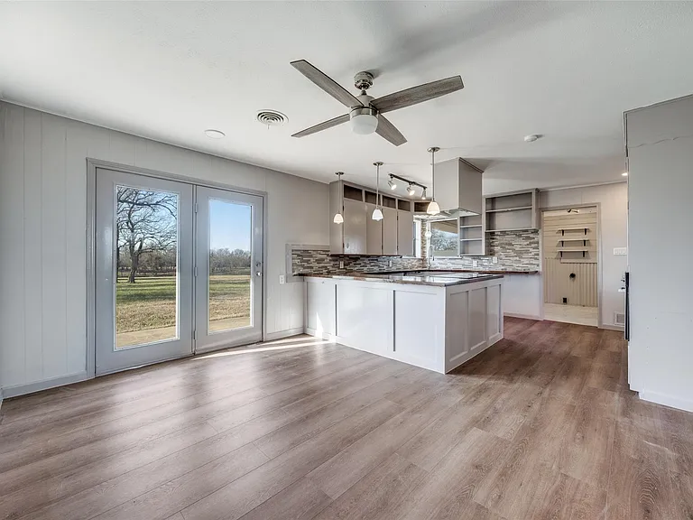 226 Glen Meadows Dr — Photo 8