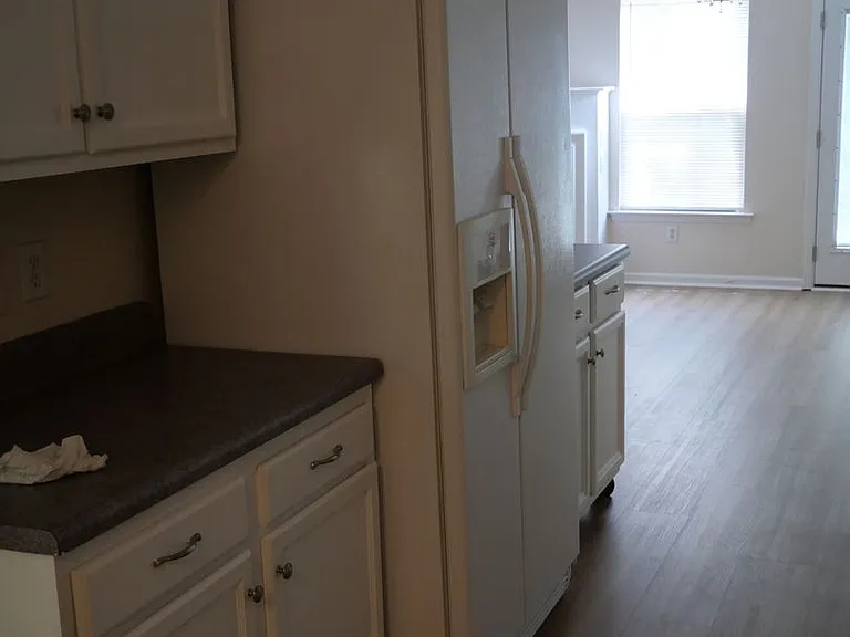 313 Holmes Blvd — Photo 8