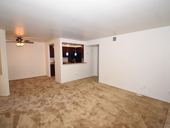 3rd image of 2081 Lakeridge Cir Unit 101