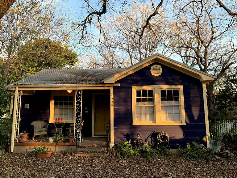 4905 Caswell Ave — Photo 1
