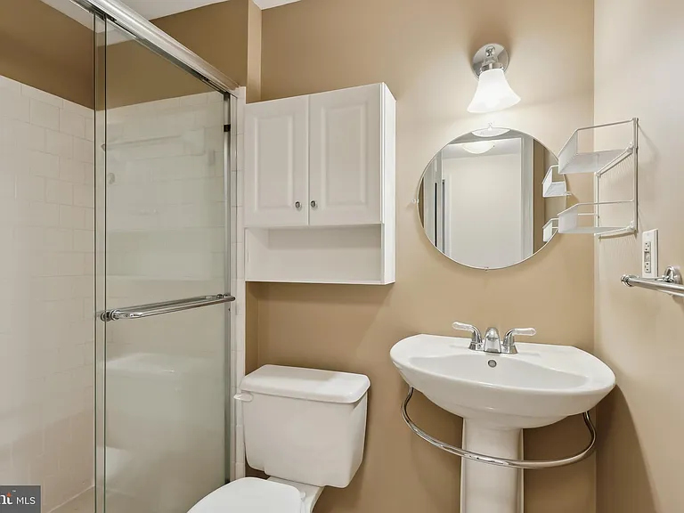 7230 Taveshire Way — Photo 28
