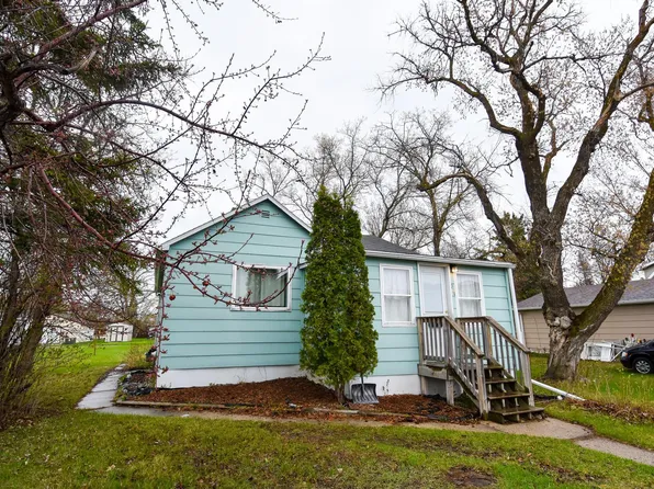 924 Horace Ave N, Thief River Falls, MN 56701