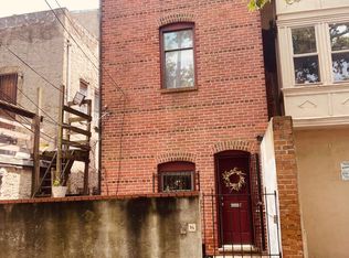 812 S 4th St #813, Philadelphia, PA 19147