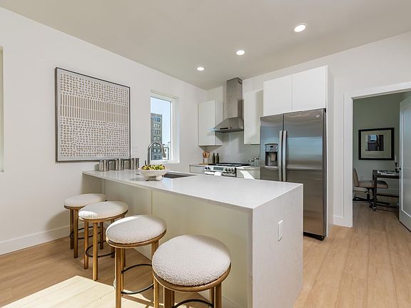 5th image of 109 B Westminster Ave