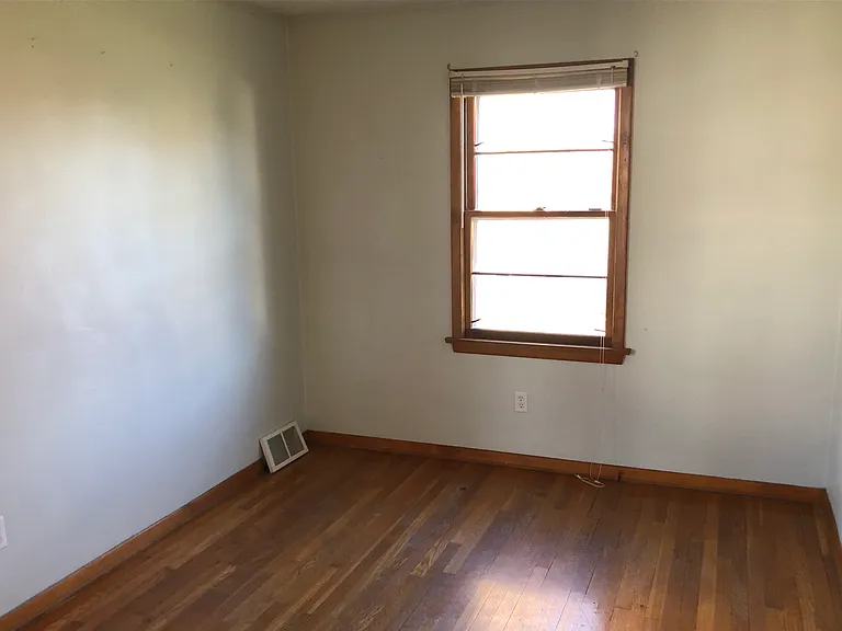 7 E Stewart Ave — Photo 13