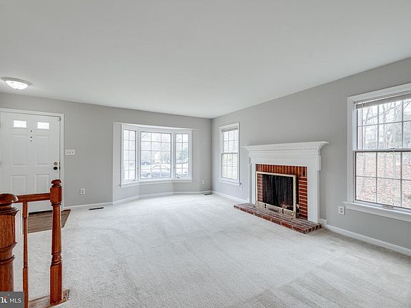 5th image of 3951 Pepperidge Ct