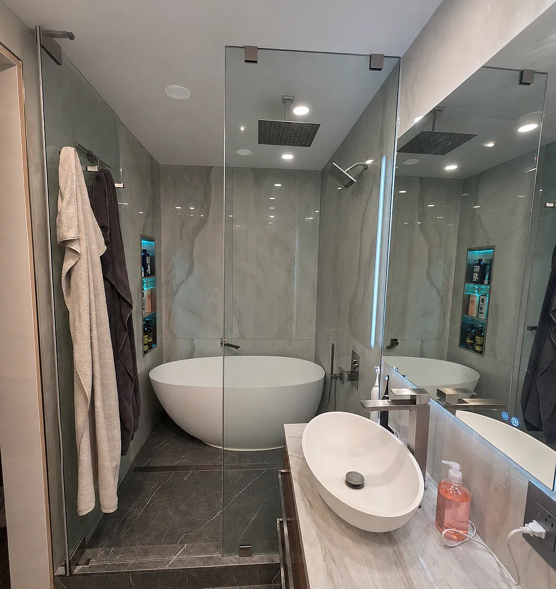 Studio, 700 sqft, $2,950 — Photo 2