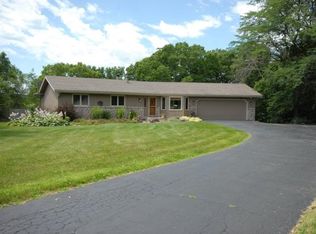 876 Valley Forge Trl, Rockton, IL 61072