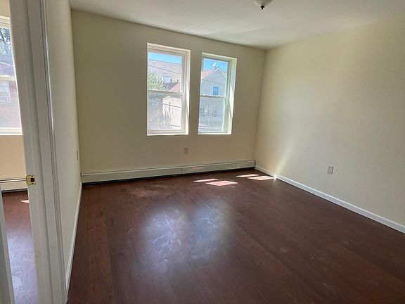 3rd image of 50 Myrtle Ave Floor 2