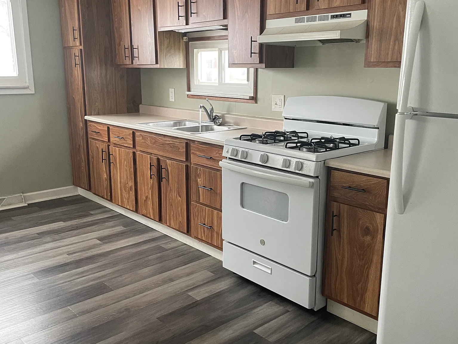 2 bed, 1004 sqft, $1,250 — Photo 1