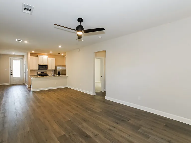 1106 Princeton Hts — Photo 4