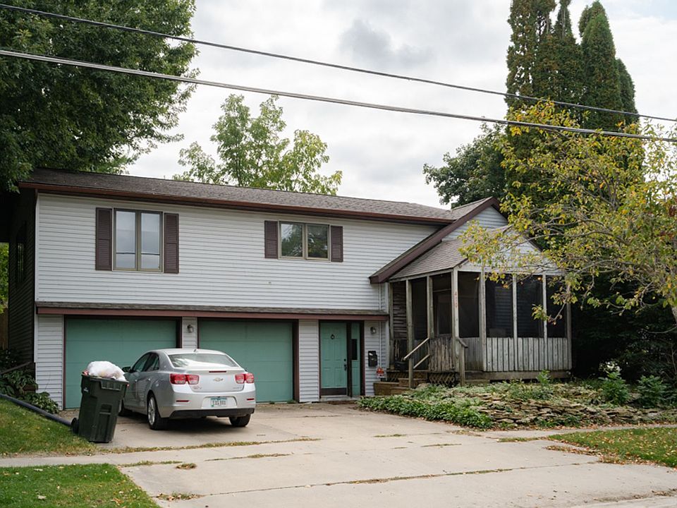 1st image of 410 W 22nd St