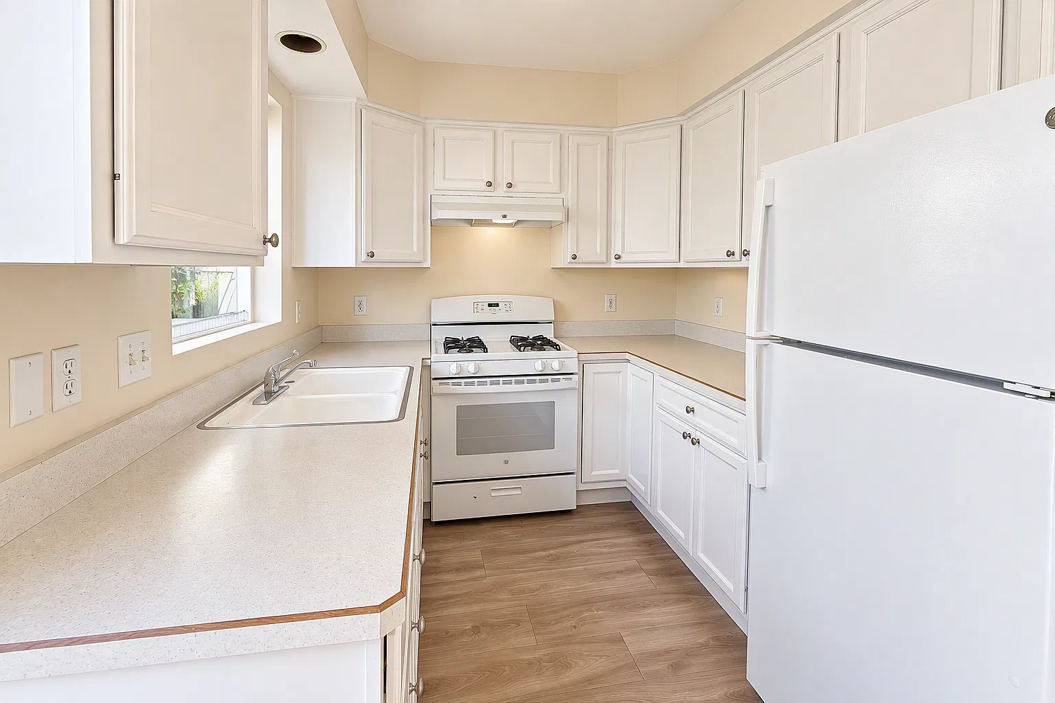 1 bed, 500 sqft, $2,400 — Photo 4