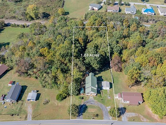 2nd image of 425 Berry Ridge Rd