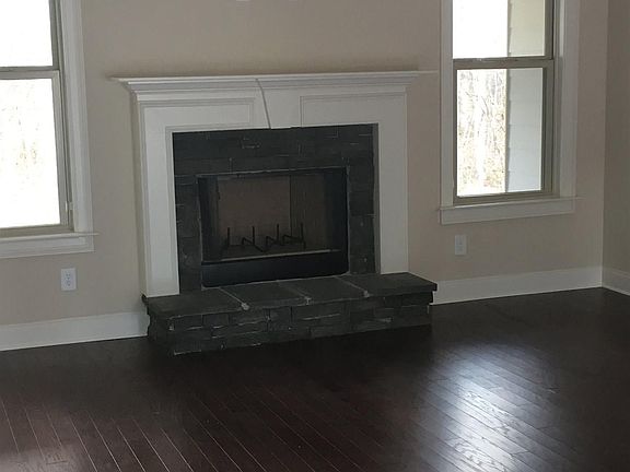 4th image of 164 Moreland Oaks Dr