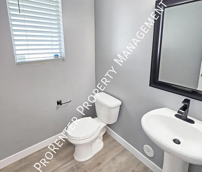 1152 W Beacon Way — Photo 9