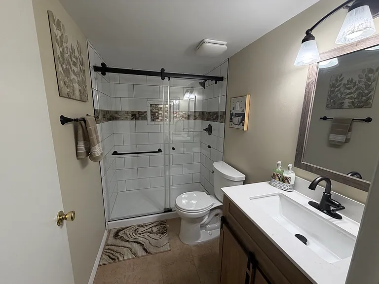 3812 Country Club Rd #E — Photo 12