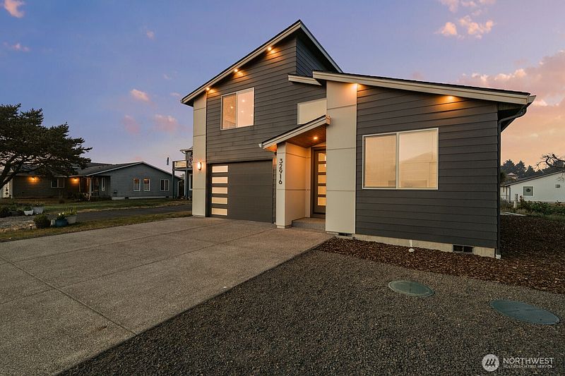 3rd image of 32916 G Street