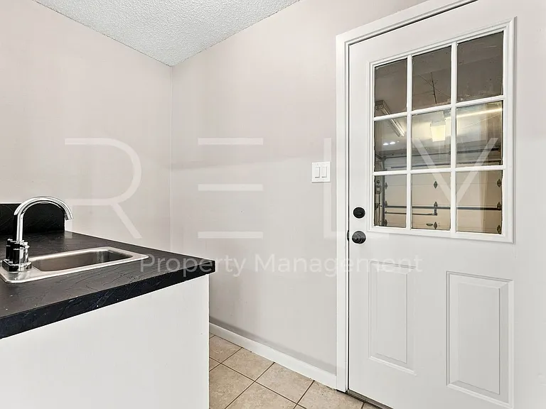 2404 Gabriel View Dr — Photo 22