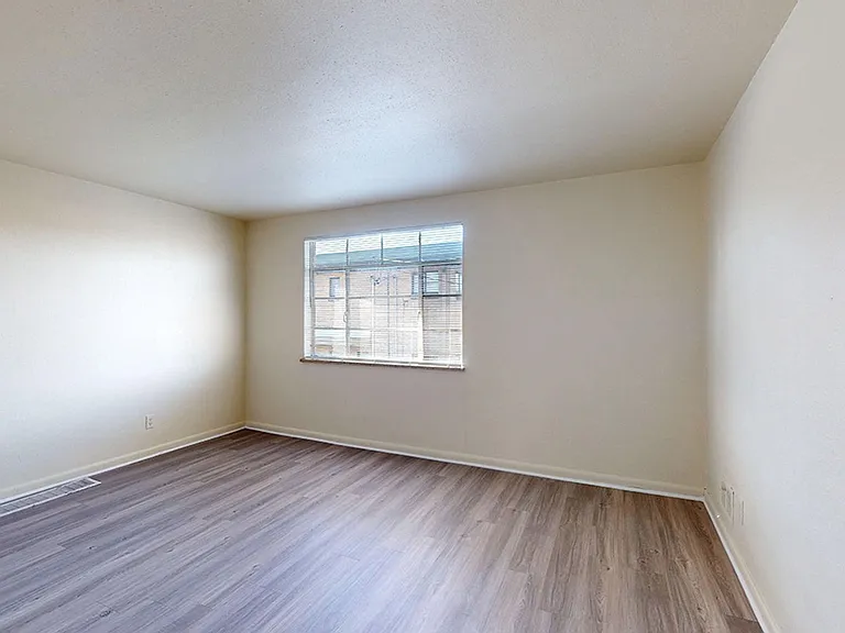 7400 W 10th Ave — Photo 11
