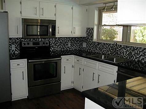 4th image of 2413 Monterrey Dr
