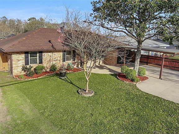 3rd image of 420 Camelia Ave