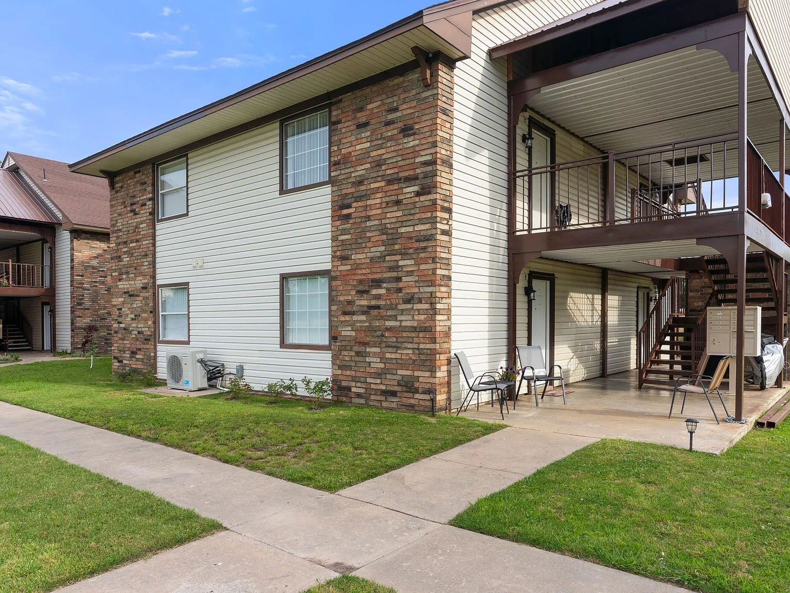 Southland Villa Apartments — Photo 4