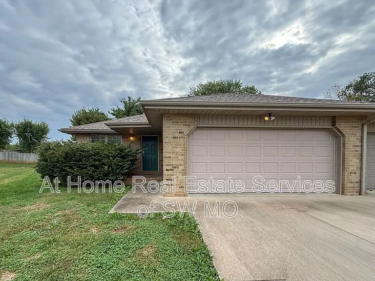 3324A S Leawood Ave — Photo 1