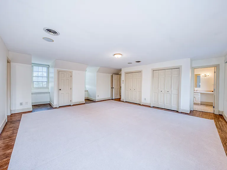 9720 Burnett Dr — Photo 45