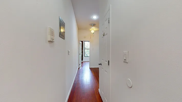 Rented by Bond New York | media 11