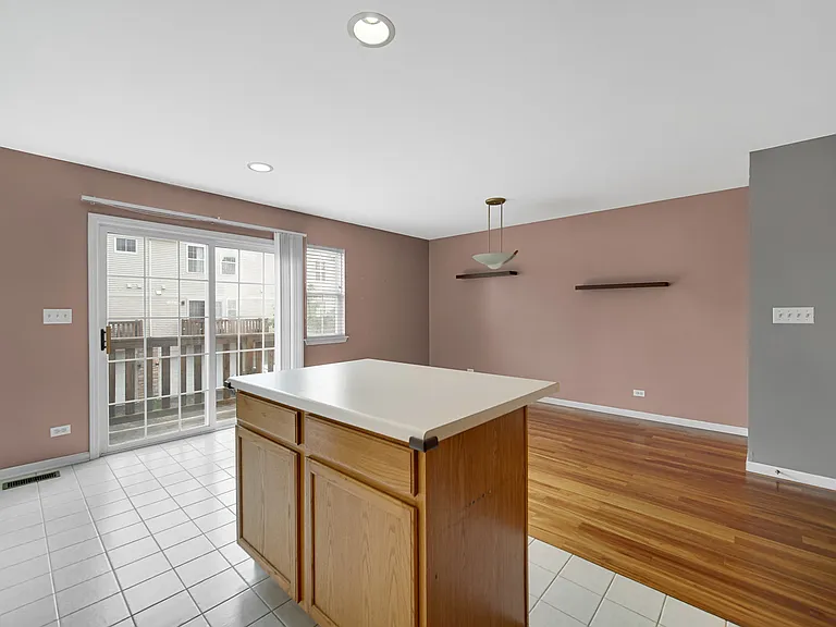 62 E Clare Ct #62 — Photo 6
