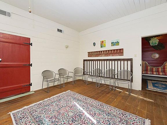 3rd image of 316 Royal St