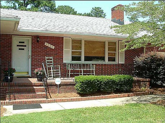 2nd image of 4385 Lynnville Cres