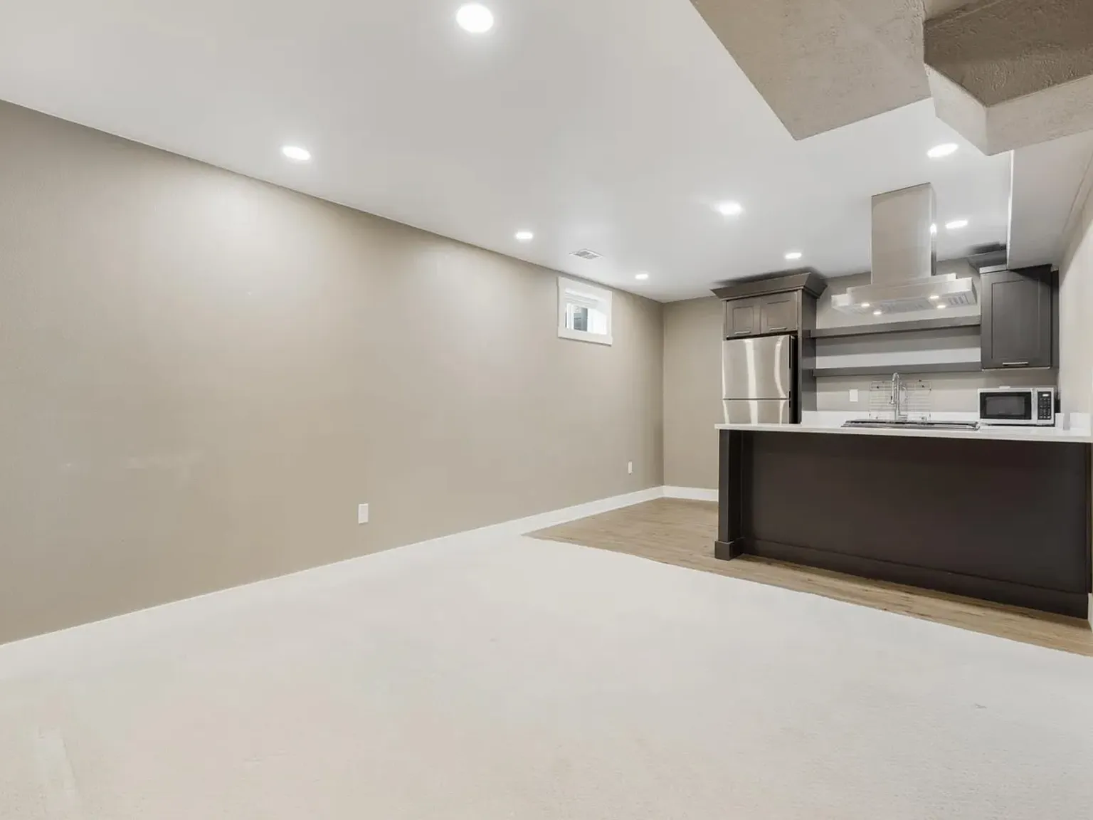 2 bed, 1004 sqft, $1,900 — Photo 1