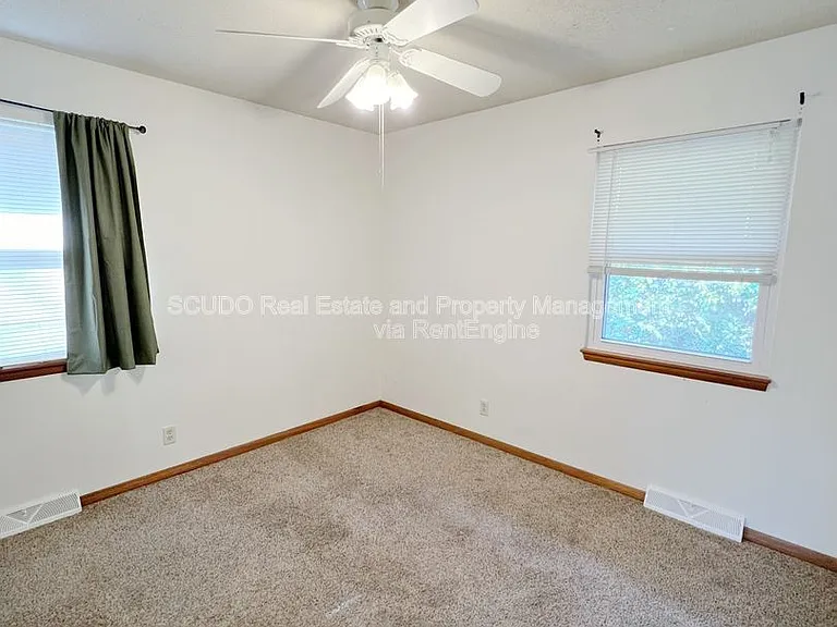2320 S Grand Ave — Photo 9
