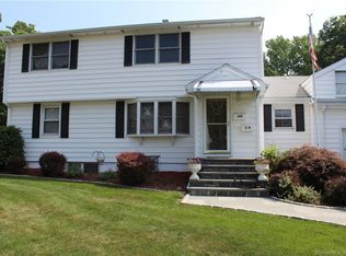 290 Hunyadi Ave, Fairfield, CT 06824