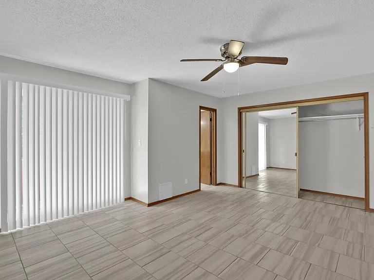 730 N Resler Dr #B — Photo 44