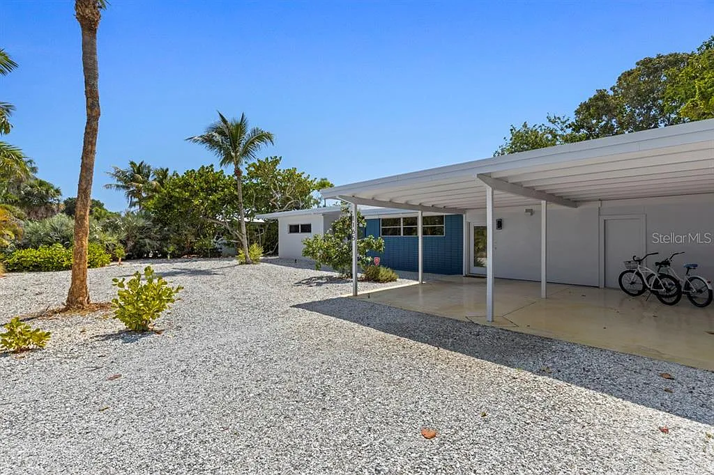 3 bed, 2.0 bath, 2152 sqft, $10,000 — Photo 3