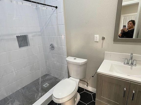 5th image of 1451 W Holt Ave #4
