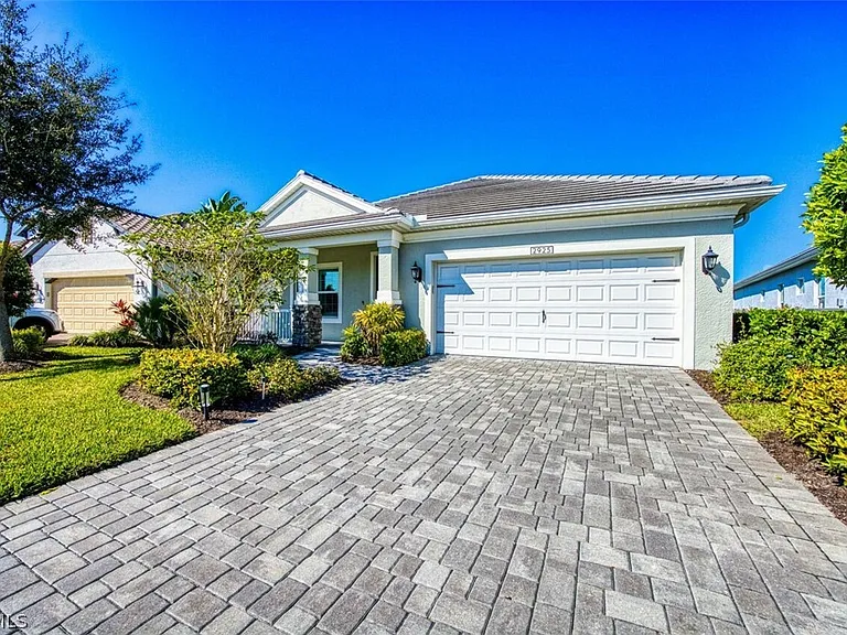 2925 Willow Ridge Ct — Photo 1