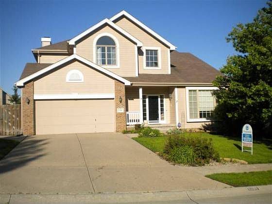 1st image of 1314 S 172nd St