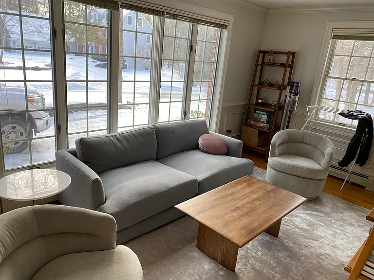 47 Stonegate Rd — Photo 3