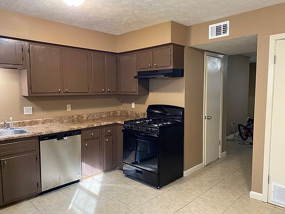 2nd image of 603 Stratford Dr