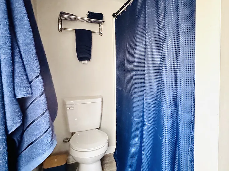 1105 W Rock Spring Rd #B — Photo 13