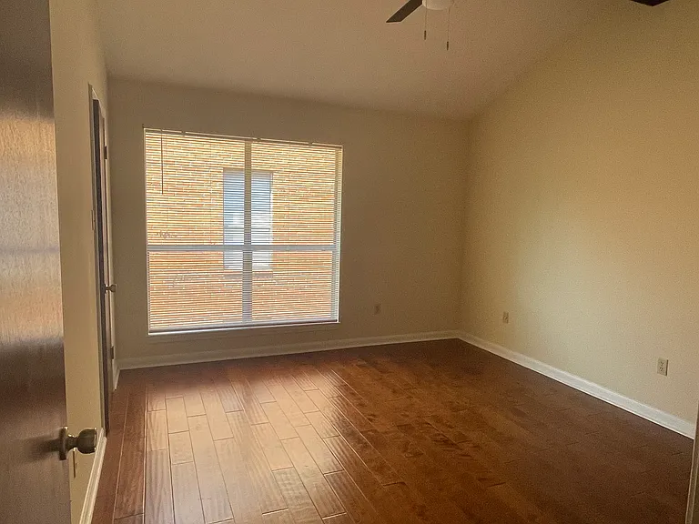 7942 Bles Ave — Photo 7